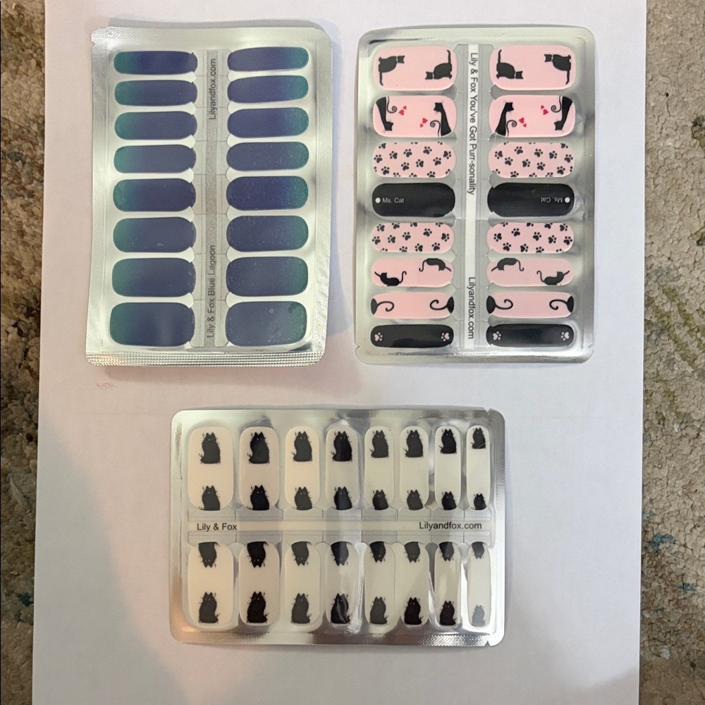 Lily and Fox Cat Nail Wraps Set